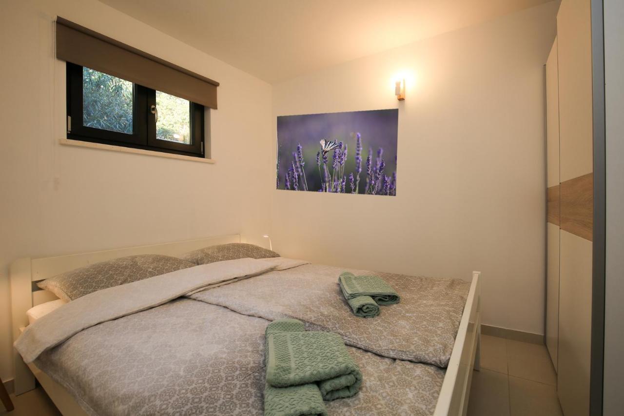 Apartmani Nena I Branko Premantura Exterior foto