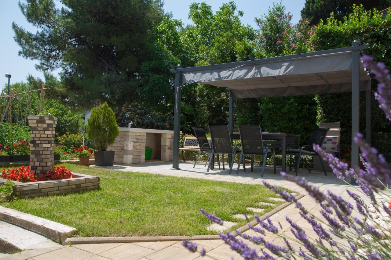 Apartmani Nena I Branko Premantura Exterior foto