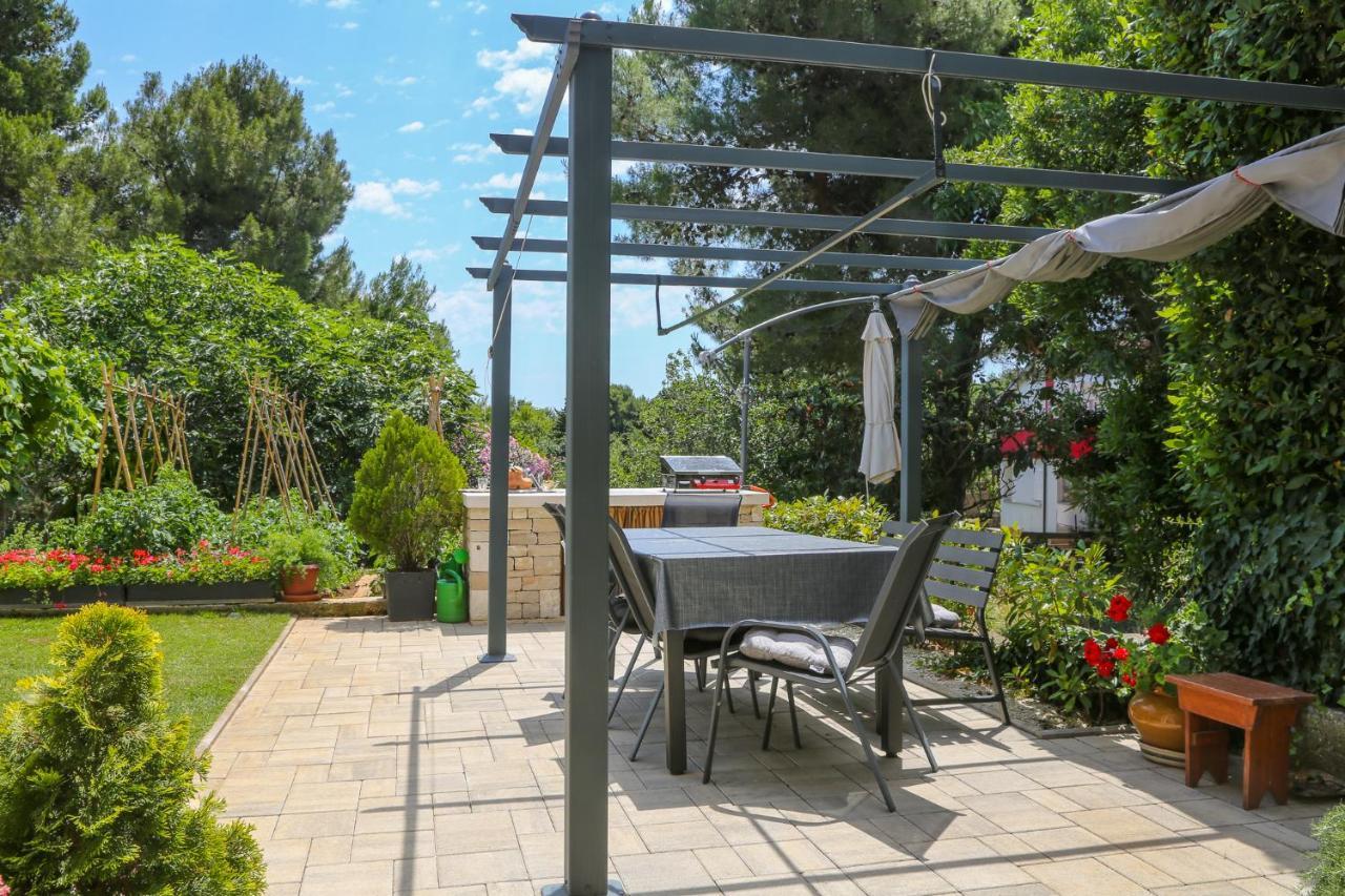 Apartmani Nena I Branko Premantura Exterior foto