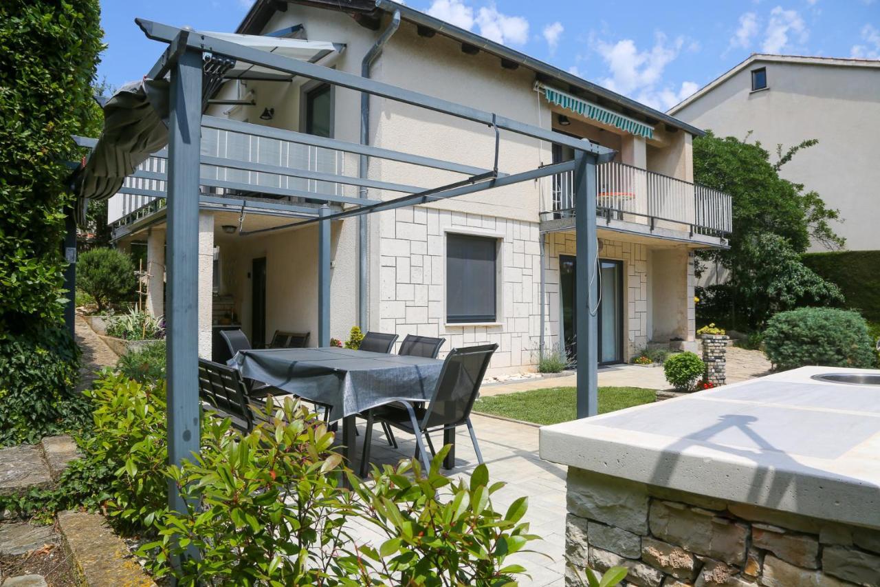 Apartmani Nena I Branko Premantura Exterior foto